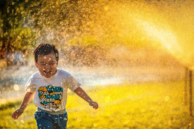 bimbo gocce acqua